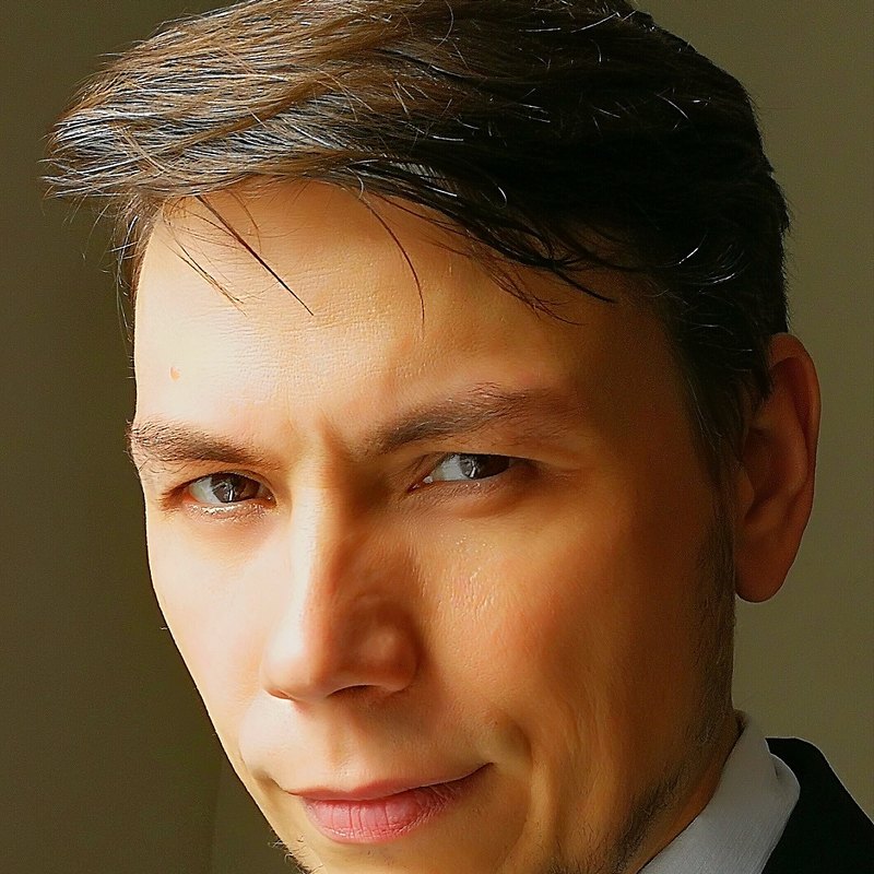 Iván Escudero, editor de Comecat